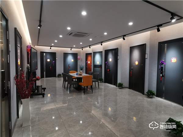 600平米王力南寧新形象旗艦店，開業(yè)當天業(yè)績就突破30萬！