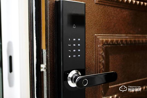 999媲美3999，是誰在攪局智能鎖市場？網(wǎng)友：蘇寧小Biu干的