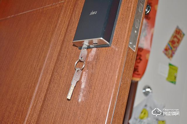 999媲美3999，是誰在攪局智能鎖市場？網(wǎng)友：蘇寧小Biu干的