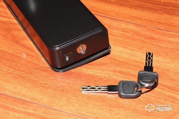 大氣精致+安全可靠+功能豐富+操作便捷=德施曼T91P智能鎖