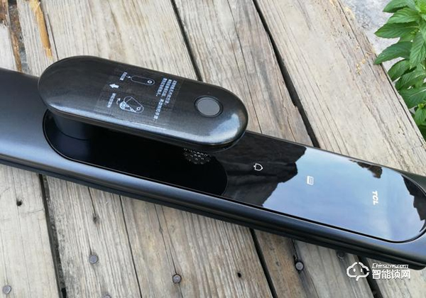 C級鎖芯+5D安全防護技術,TCL智能鎖安全杠桿滴 C級鎖芯+5D安全防護技術,TCL智能鎖安全杠桿滴