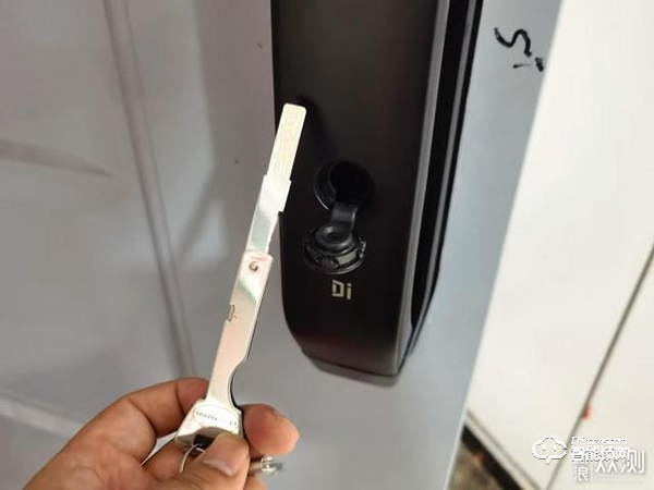 拒絕花里胡哨，德施曼小嘀Q3H智能指紋鎖體驗(yàn)