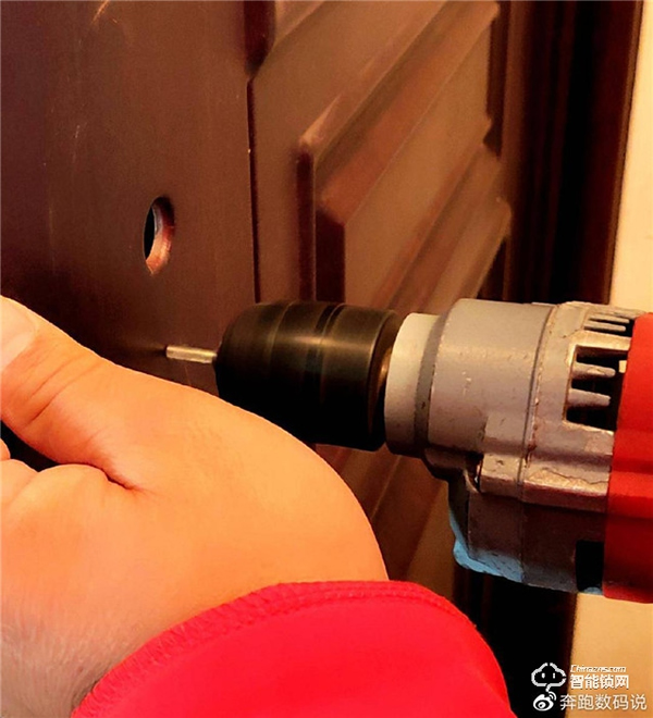 3D人臉識別開門，給家全方位守護：德施曼R8人臉智能鎖體驗