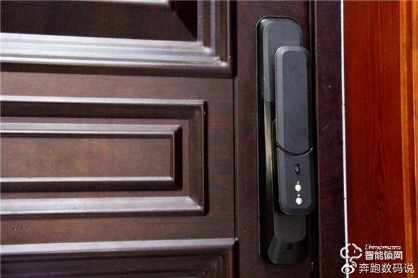 3D人臉識別開門，給家全方位守護：德施曼R8人臉智能鎖體驗