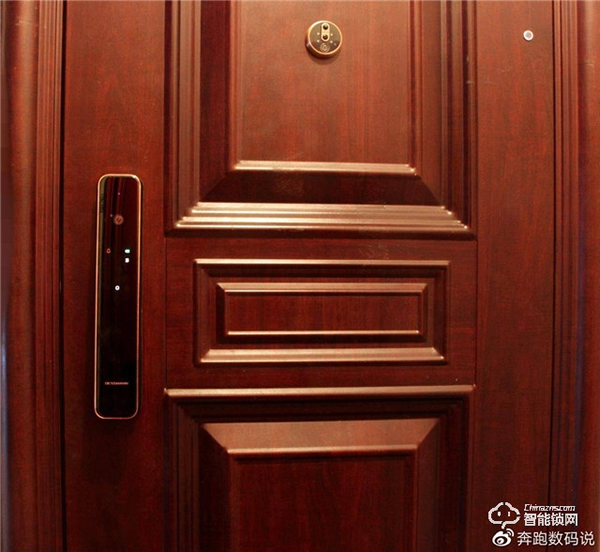 3D人臉識別開門，給家全方位守護：德施曼R8人臉智能鎖體驗