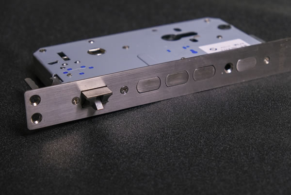 智能門鎖也帶大屏？金指碼云貓眼全自動智能鎖MK1體驗評測