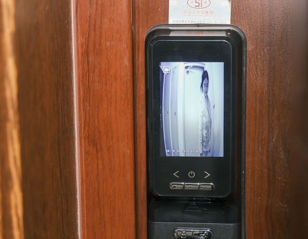 智能門鎖也帶大屏？金指碼云貓眼全自動智能鎖MK1體驗評測