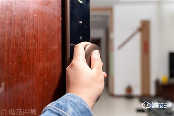 雙芯雙電機，開門更便捷，自動上鎖更放心！TCL指紋智能鎖K6C評測