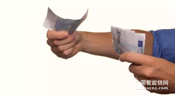 干貨丨顧客發(fā)現(xiàn)智能鎖買貴了，鬧著要退怎么辦？