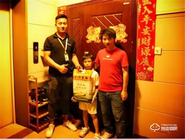 心安“鎖”得 | 楊格智能鎖走進社區 ，引發換鎖熱潮