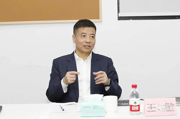 杭州市濱江區(qū)區(qū)委書記王敏帶隊調(diào)研德施曼,強調(diào)政企聯(lián)動,共同打造濱江智能鎖百億產(chǎn)業(yè) 杭州市濱江區(qū)區(qū)委書記王敏帶隊調(diào)研德施曼,強調(diào)政企聯(lián)動,共同打造濱江智能鎖百億產(chǎn)業(yè)