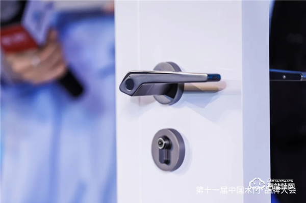 喜訊|頂固榮獲“優質供應鏈合作伙伴獎”,助力高定木作高速發展 喜訊|頂固榮獲“優質供應鏈合作伙伴獎”,助力高定木作高速發展