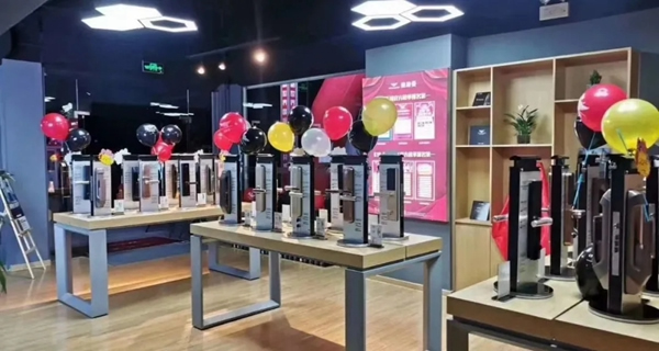 德施曼超級體驗店盛大開業(yè),大品牌、強(qiáng)體驗的智能鎖零售新時代來臨 德施曼超級體驗店盛大開業(yè),大品牌、強(qiáng)體驗的智能鎖零售新時代來臨