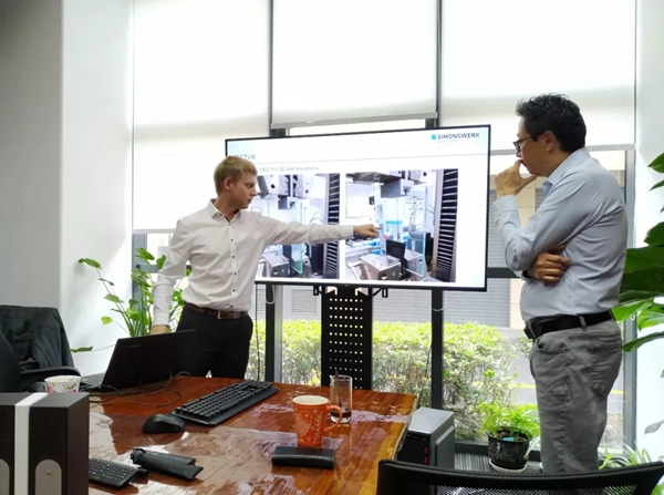 德國百年鉸鏈系統(tǒng)品牌SIMONSWERK拜訪LeDiff鹿百齡并舉行品牌培訓