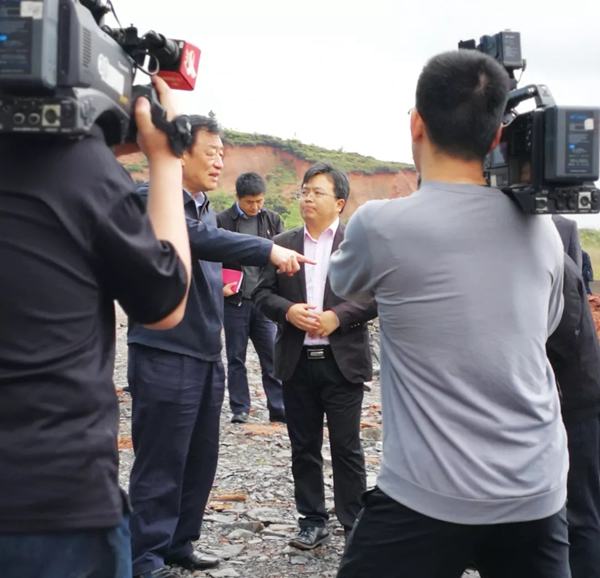 青松沃德智能鎖迎接江西省委書(shū)記劉奇考察指芯總部科技園