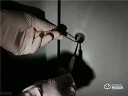 【皇家金盾人臉鎖知識小課堂】裝智能鎖時(shí)天地鉤到底有沒有必要裝?