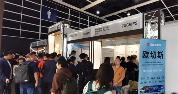 展會回顧 | 歐切斯驚艷亮相香港國際秋季燈飾展，引領(lǐng)智能調(diào)光新潮流