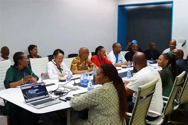 南非總統府代表團走訪萬佳安，探索“一帶一路”科技創新合作新機遇