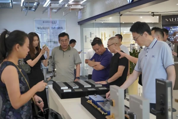 雅潔五金智能鎖舉辦2023裝配集成空間交流會(huì)_6