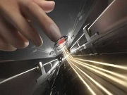 華為智能門鎖2首創(chuàng)“應(yīng)急小紅鍵”一鍵開啟應(yīng)急電源 主電池沒電了也能開門回家 這一創(chuàng)新給行業(yè)帶來哪些啟示?