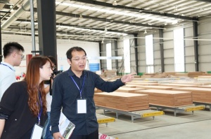 大自然木門生產車間