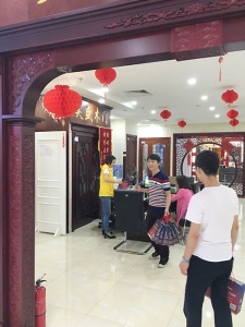 中國(guó)木門(mén)十大品牌走進(jìn)城外城